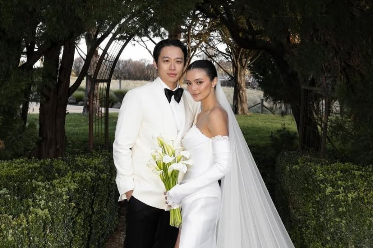 Gaun Hian Tjen Bikin Amanda Rawles Memukau Di Pernikahannya