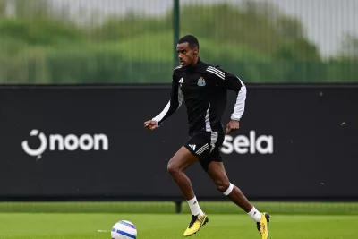 Alexander Isak Konflik, Arne Slot Prediksi Absen Lawan Liverpool