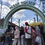 Pasar Ngasem Yogyakarta Diserbu Wisatawan Saat Libur Nataru