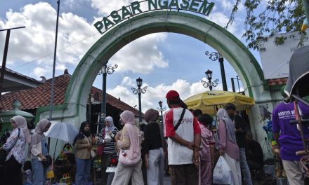 Pasar Ngasem Yogyakarta Diserbu Wisatawan Saat Libur Nataru