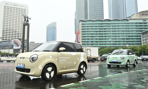 Adu Gengsi Mobil Listrik Mini: Changan Lumin Atau VinFast VF3?