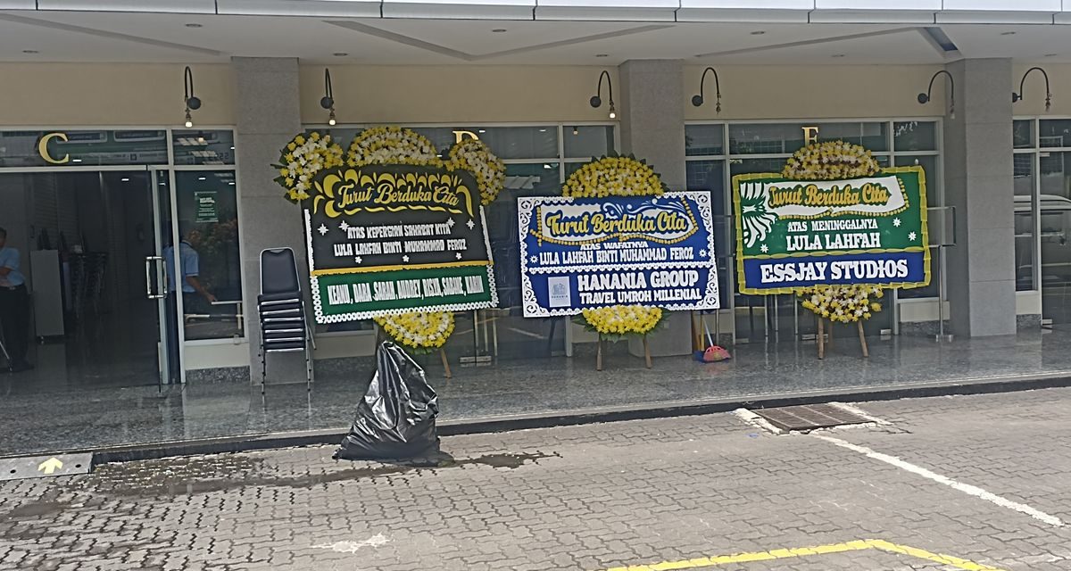 Tinggalkan RSPAD, Jenazah Lula Lahfah Ke TPU Rawa Terate