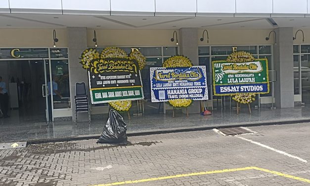 Tinggalkan RSPAD, Jenazah Lula Lahfah Ke TPU Rawa Terate