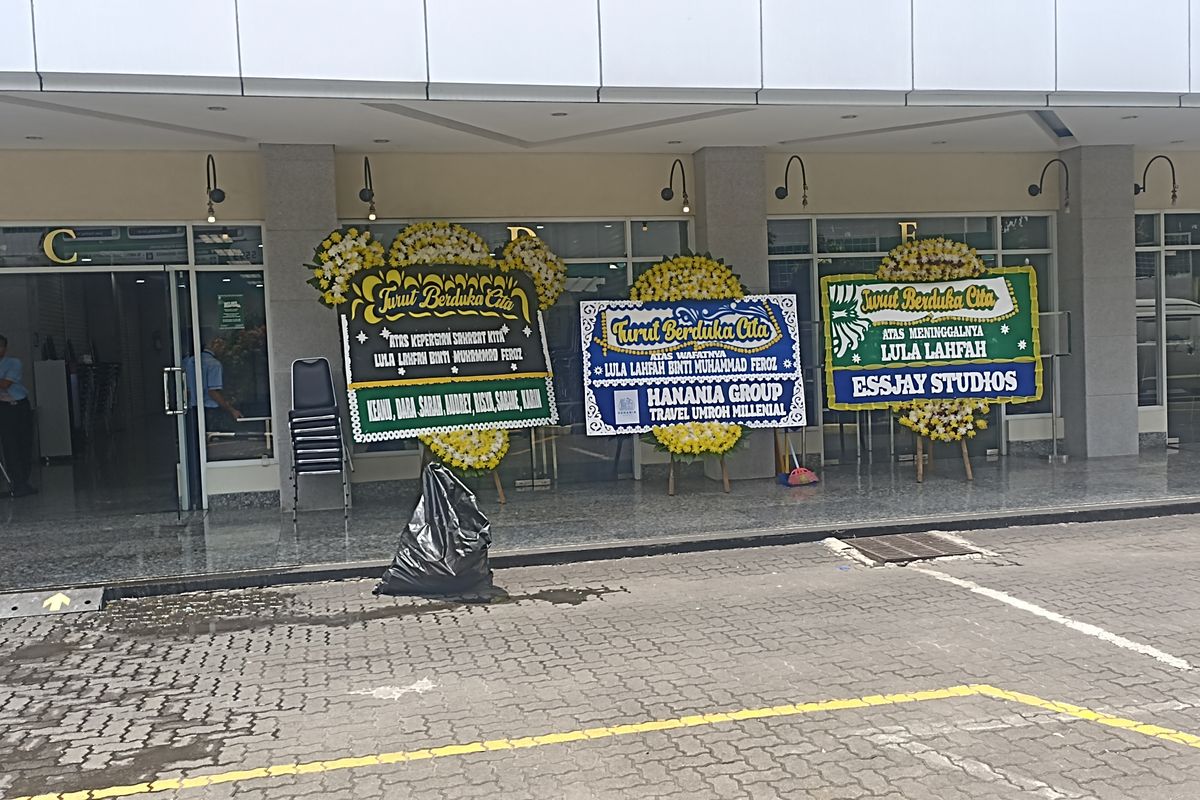 Tinggalkan RSPAD, Jenazah Lula Lahfah Ke TPU Rawa Terate