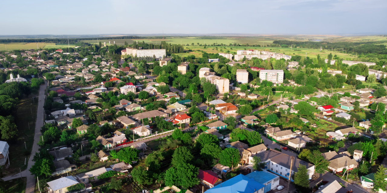 Sehat Di Desa, Nyaman Di Kota: Mana Yang Menang?