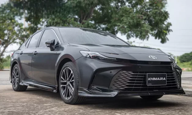 Makin Galak! Transformasi Camry Pakai Bodykit Agresif