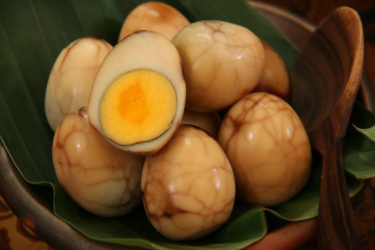 Trik Bikin Telur Pindang Wangi Pakai Teh