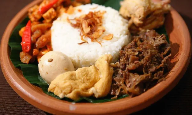 Nggak Cuma Gudeg! Ini Hidangan Jateng Yang Bikin Ketagihan